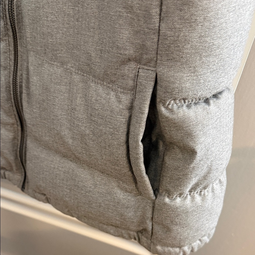 Old Navy Gray Puffer Vest - Picture 4 of 6